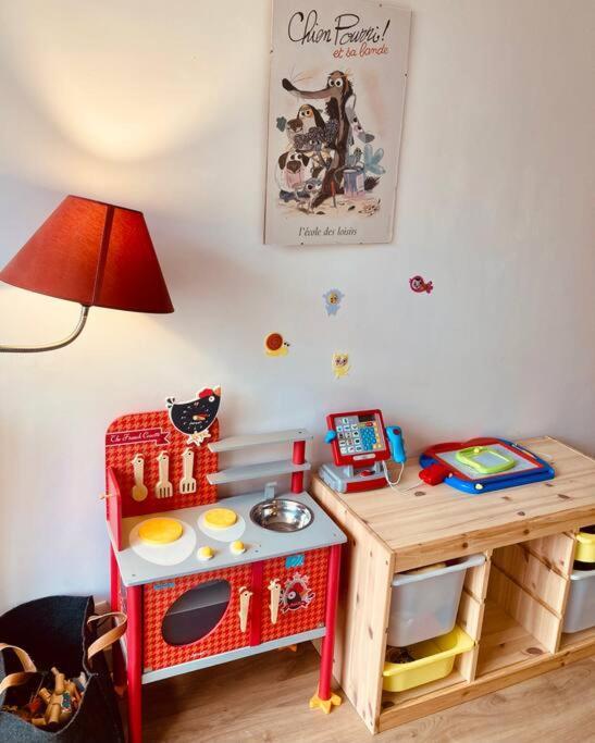 Paris : Appartement Familial Avec Parking Prive Clichy Exterior photo