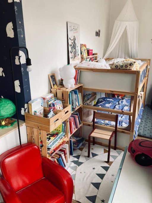Paris : Appartement Familial Avec Parking Prive Clichy Exterior photo