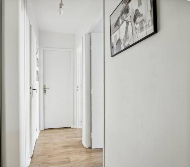 Paris : Appartement Familial Avec Parking Prive Clichy Exterior photo